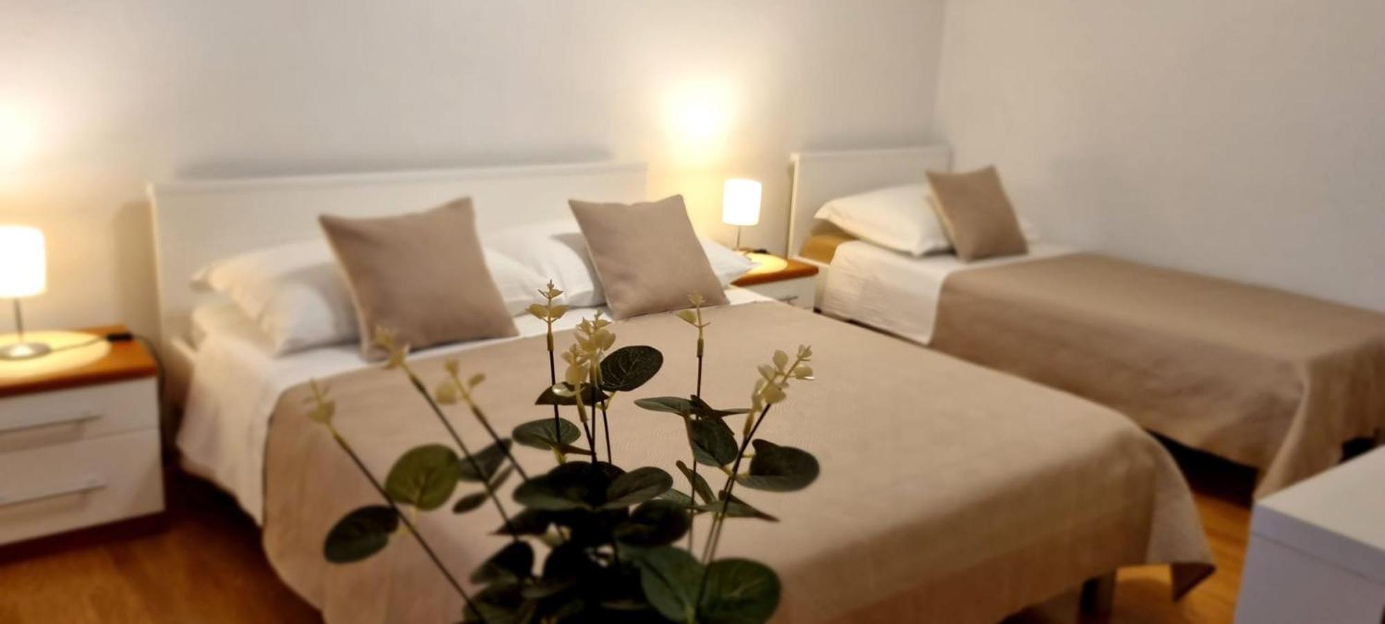 Bed & Breakfast Huljic Хвар Екстер'єр фото